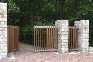 Design poort met hout